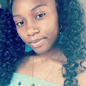 Meet your Posher, Delicia